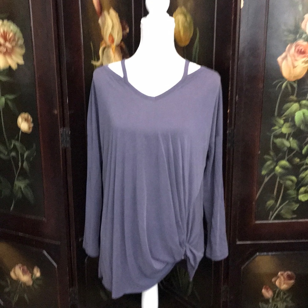 SHE + SKY Size M VNeck cold shoulder shirt